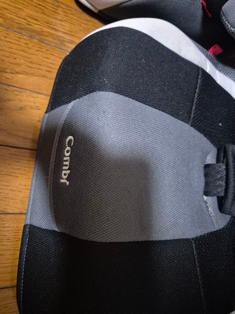 Combi ジュニアシート　　チャイルドシート　 2つセット