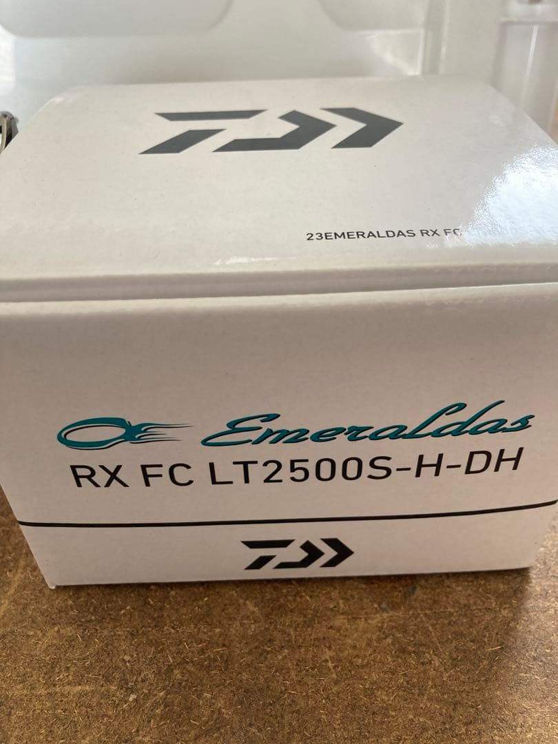 エメラルダス　RX FC LT2500S-H-DH 中古　ダイワ　エギング
