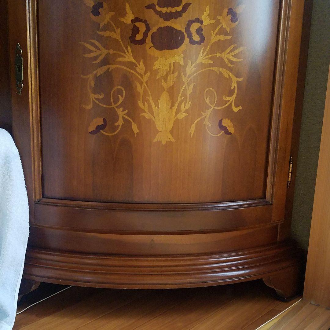 値下げ　コーナー木製家具　ガラス扉　収納飾り棚キャビネット寝室などアンティーク調