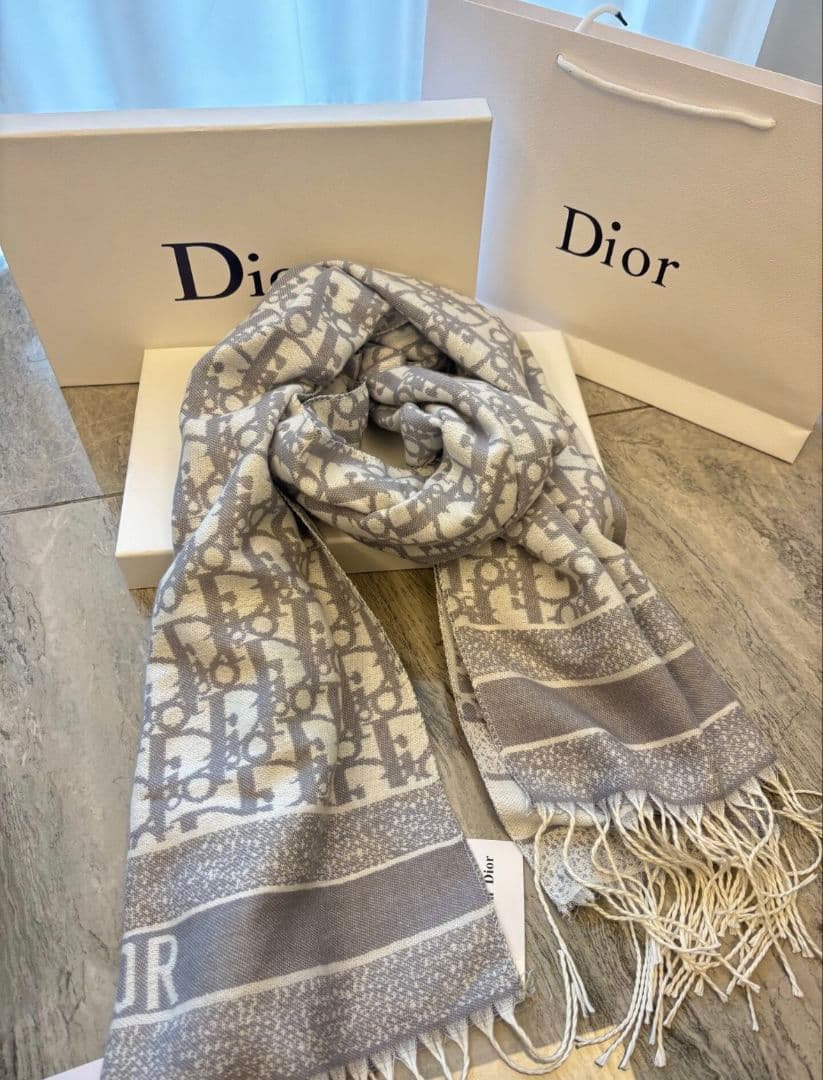 メル29609様Christian Dior ロゴ ストール グレー系 フリンジ