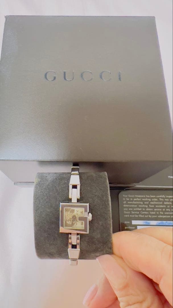 サイトウさん專用ページGUCCI シルバー スクエアケース 花柄文ミニ腕時計