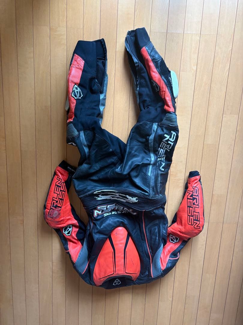 ARLEN NESS MFJ規格革ツナギ 黒/赤