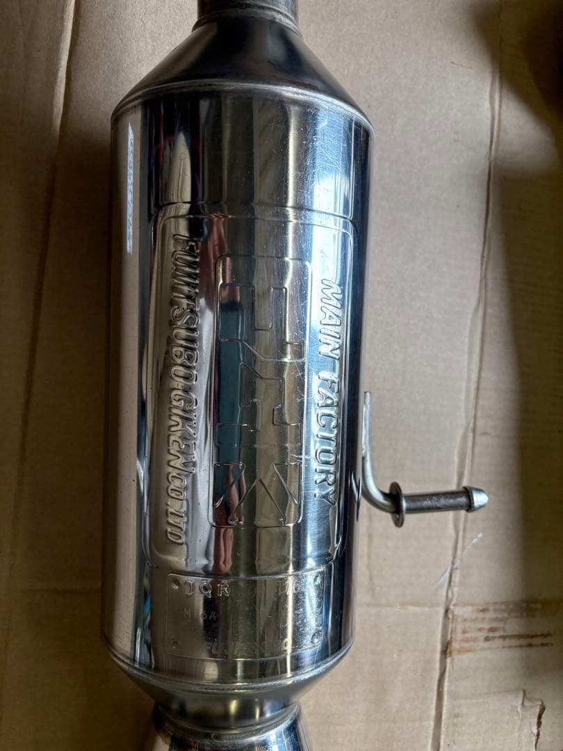 スイフトzc31sフジツボマフラー