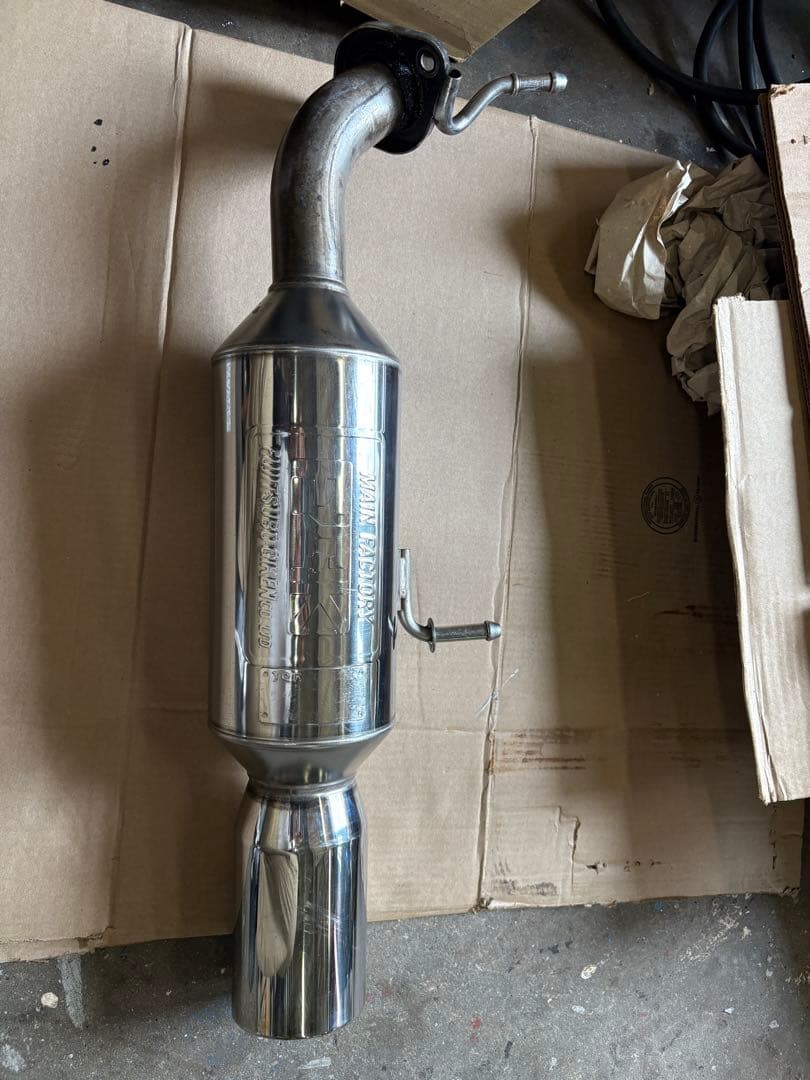 スイフトzc31sフジツボマフラー