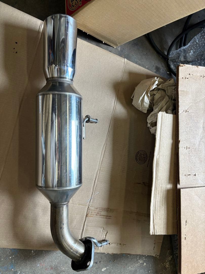 スイフトzc31sフジツボマフラー