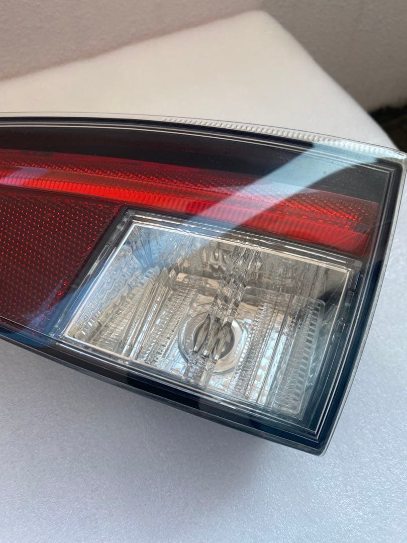 【プリウス50系】純正リアコンビネーションランプ左右セット テールランプ