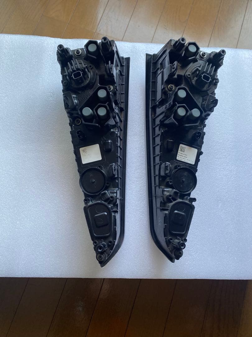 【プリウス50系】純正リアコンビネーションランプ左右セット テールランプ