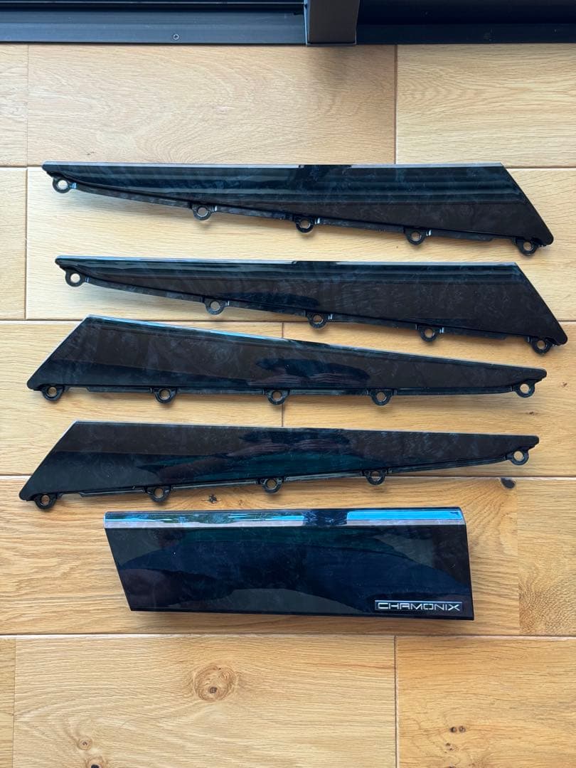 デリカD5 CHAMONIX シャモニー　アクセントパネル　新車外し