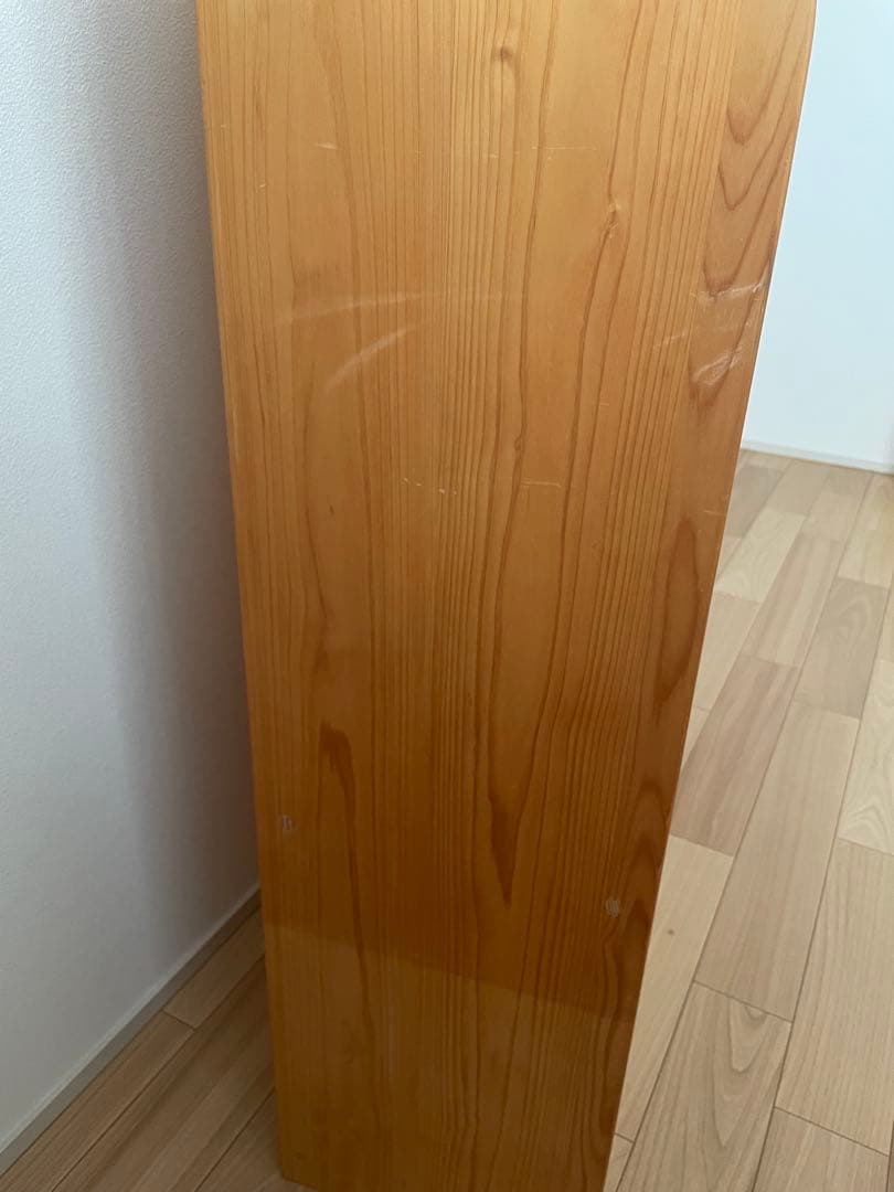 【一生モノ】森の香りと一緒に育つ、天然檜の「育てる本棚」