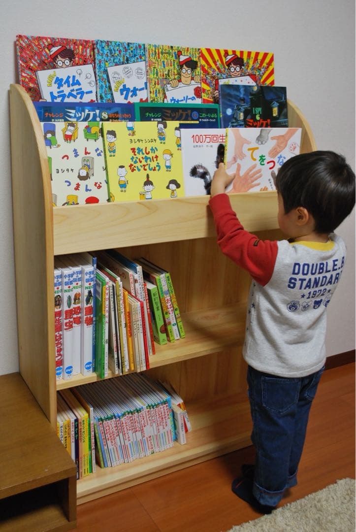 【一生モノ】森の香りと一緒に育つ、天然檜の「育てる本棚」