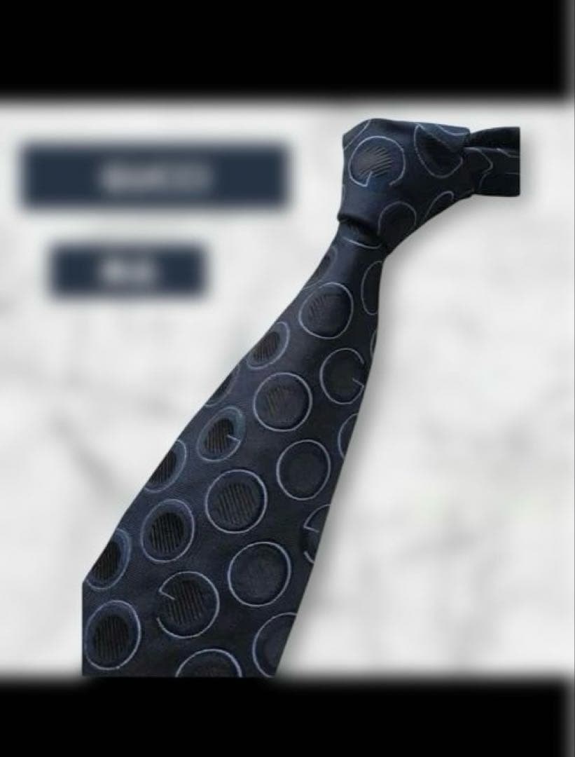 はまち　GUCCI 未使用級 シルク製ダークブルーネクタイ