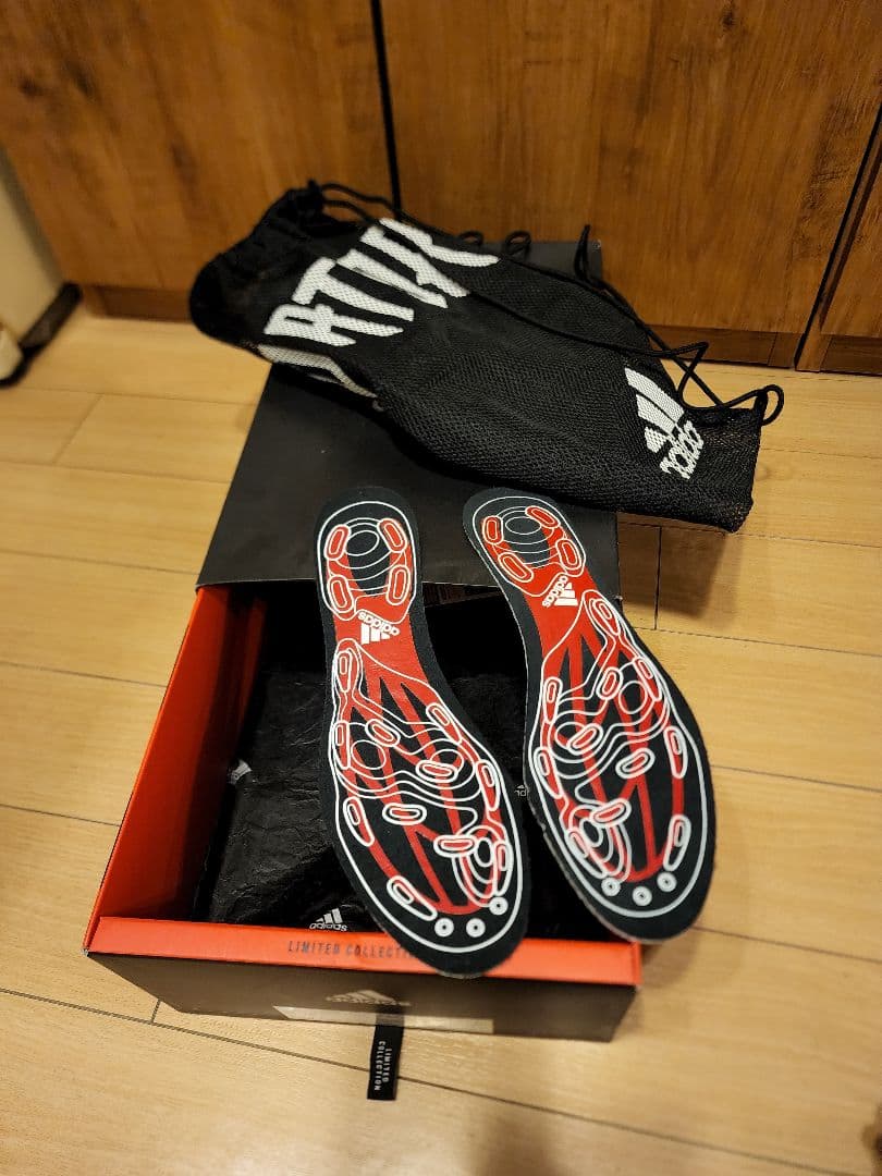 アディダス　プレデターアクセレレイター　fg・ag 2018 復刻版