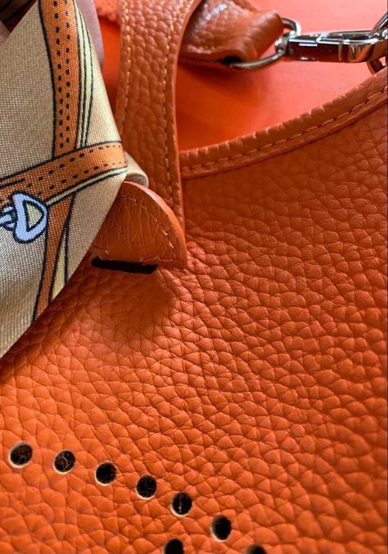新品未使用 Hパンチング Hロゴ オレンジ ショルダーバッグ 高級革 結婚式
