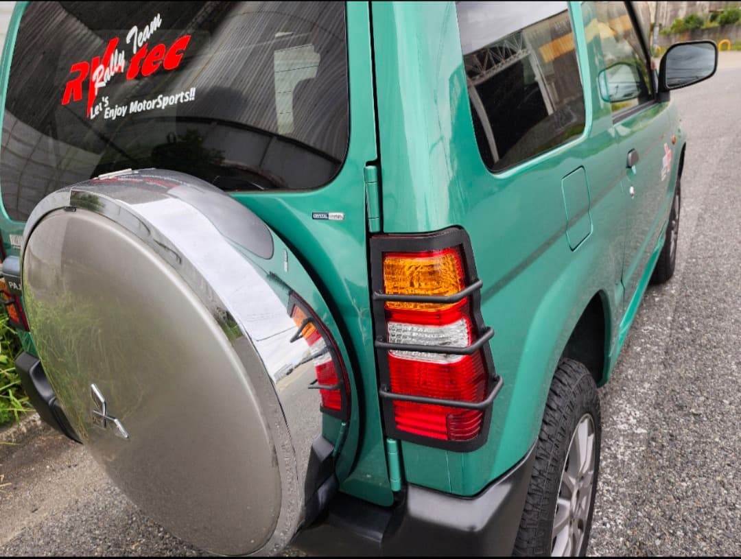 パジェロミニ　テールランプガード　左右セット