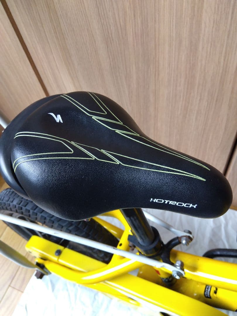 Specialized Hotrock 12インチ +BELL crest jr