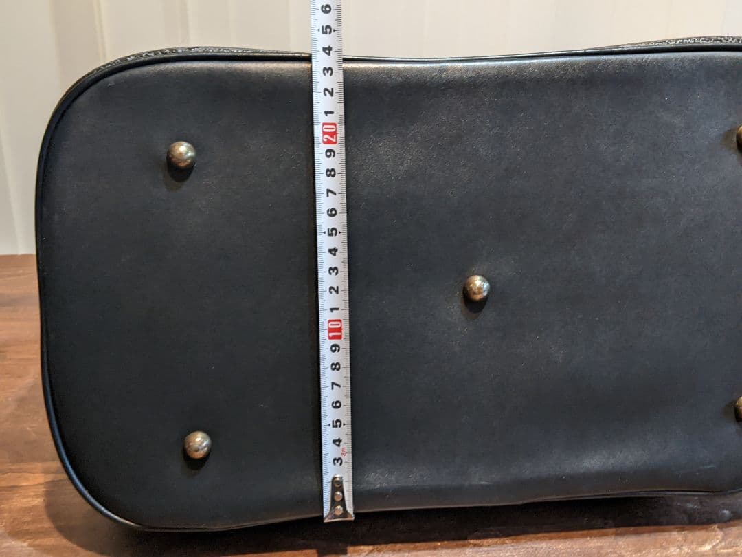 ブラック&ホワイト　ゴルフ　ボストンバッグ　レザー調　2層式　靴　サメ革　系　黒