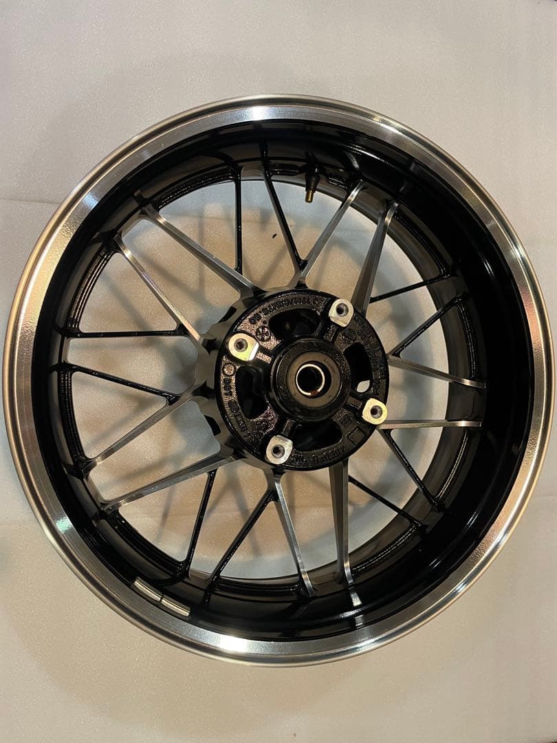 ニ*タ様 Z900RS　純正ホイール前後セット