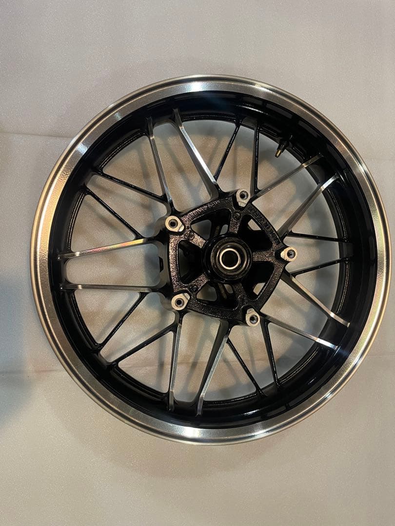 ニ*タ様 Z900RS　純正ホイール前後セット