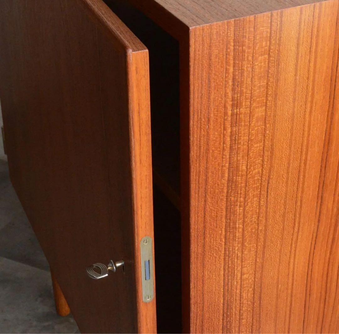 Poul Hundevad ヴィンテージ チーク キャビネットミッドセンチュリー