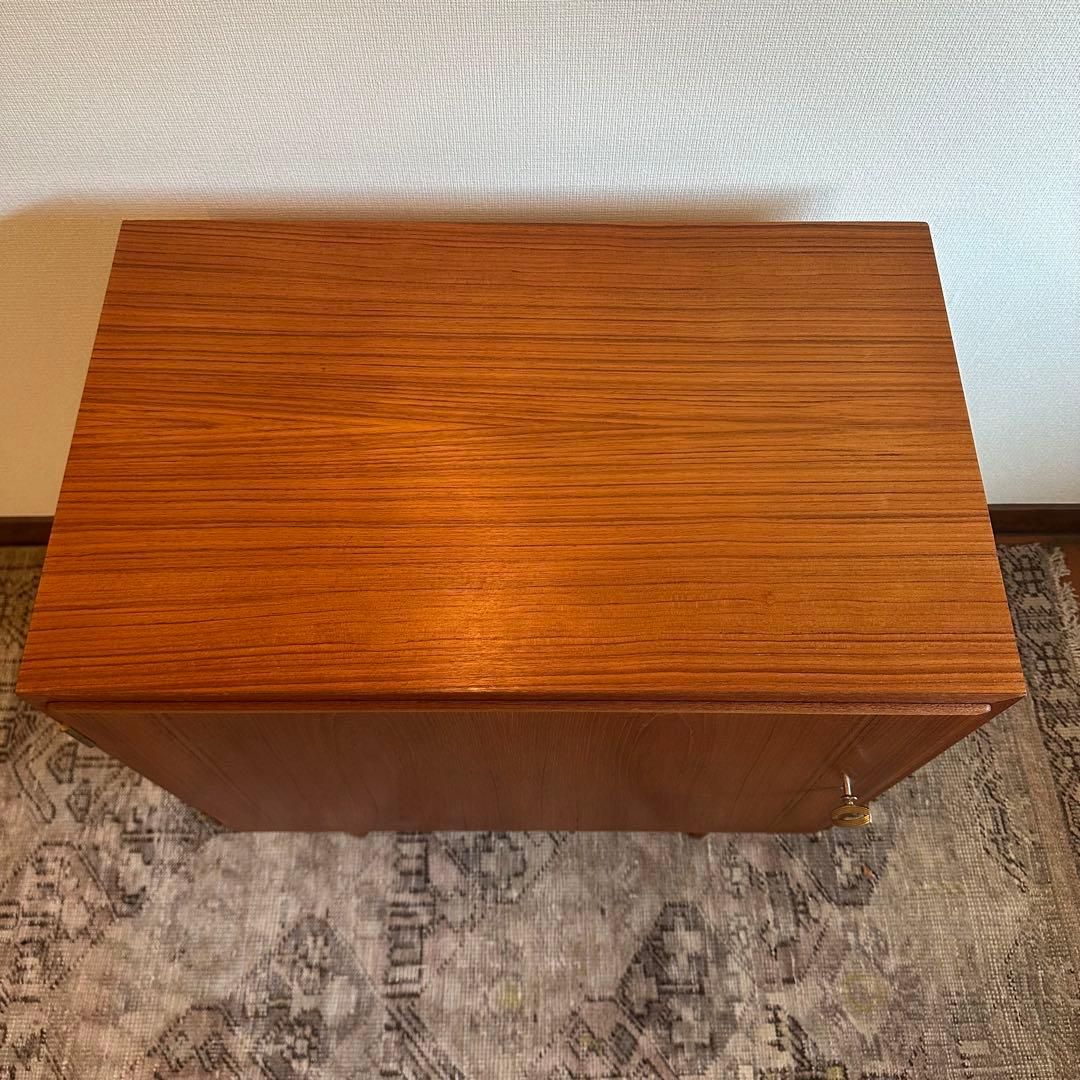 Poul Hundevad ヴィンテージ チーク キャビネットミッドセンチュリー