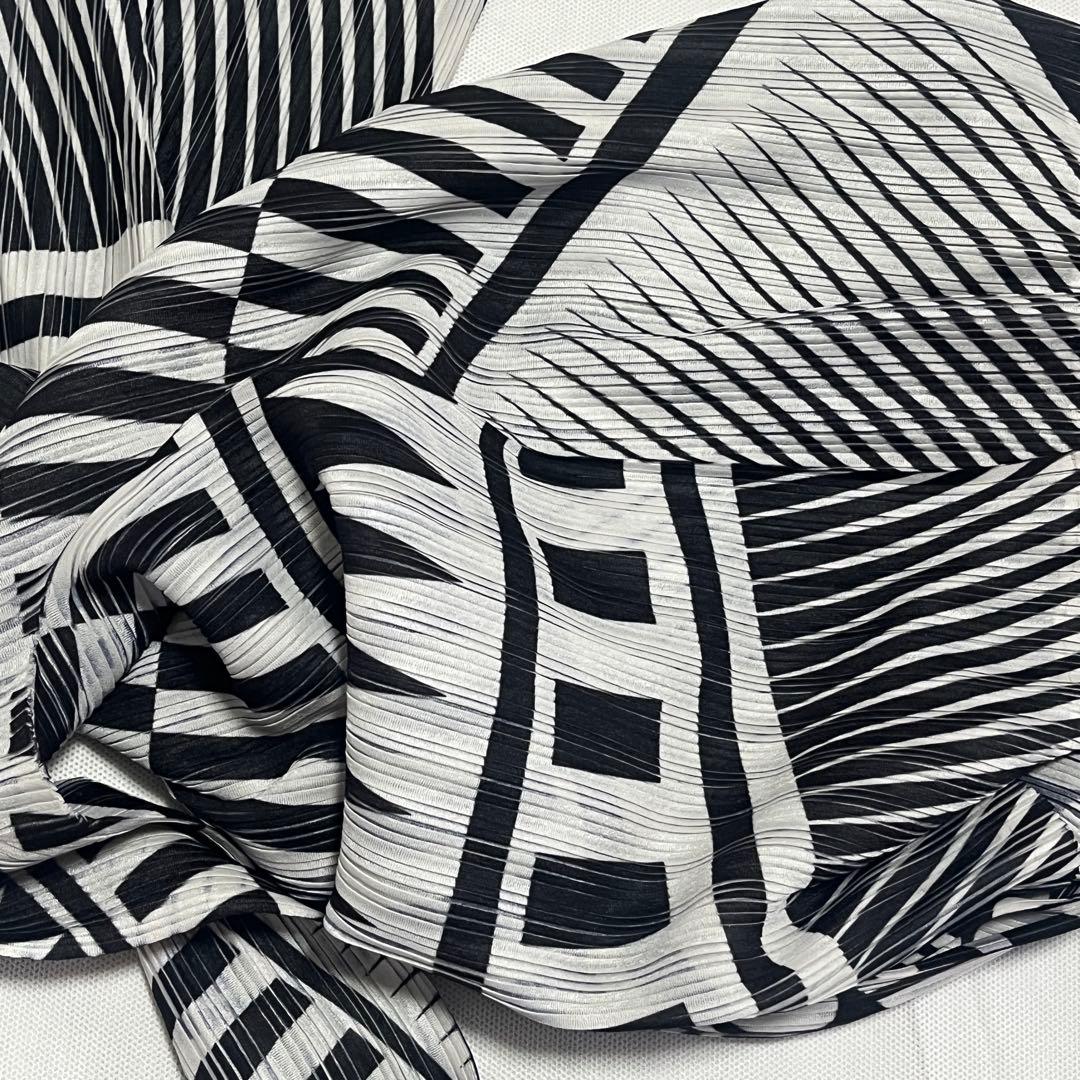 美品 プリーツプリーズ イッセイミヤケ シャツ ハイネック 総柄 トップス