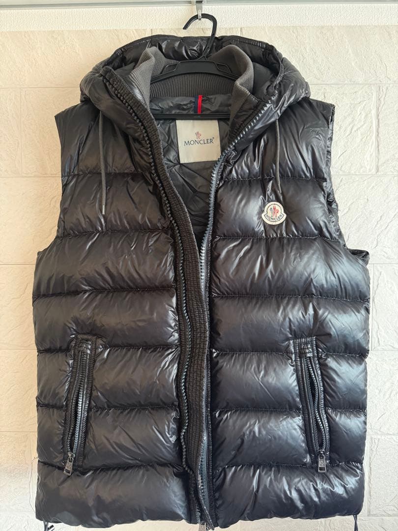 【美品】MONCLER ブラック ダウンベスト サイズ3