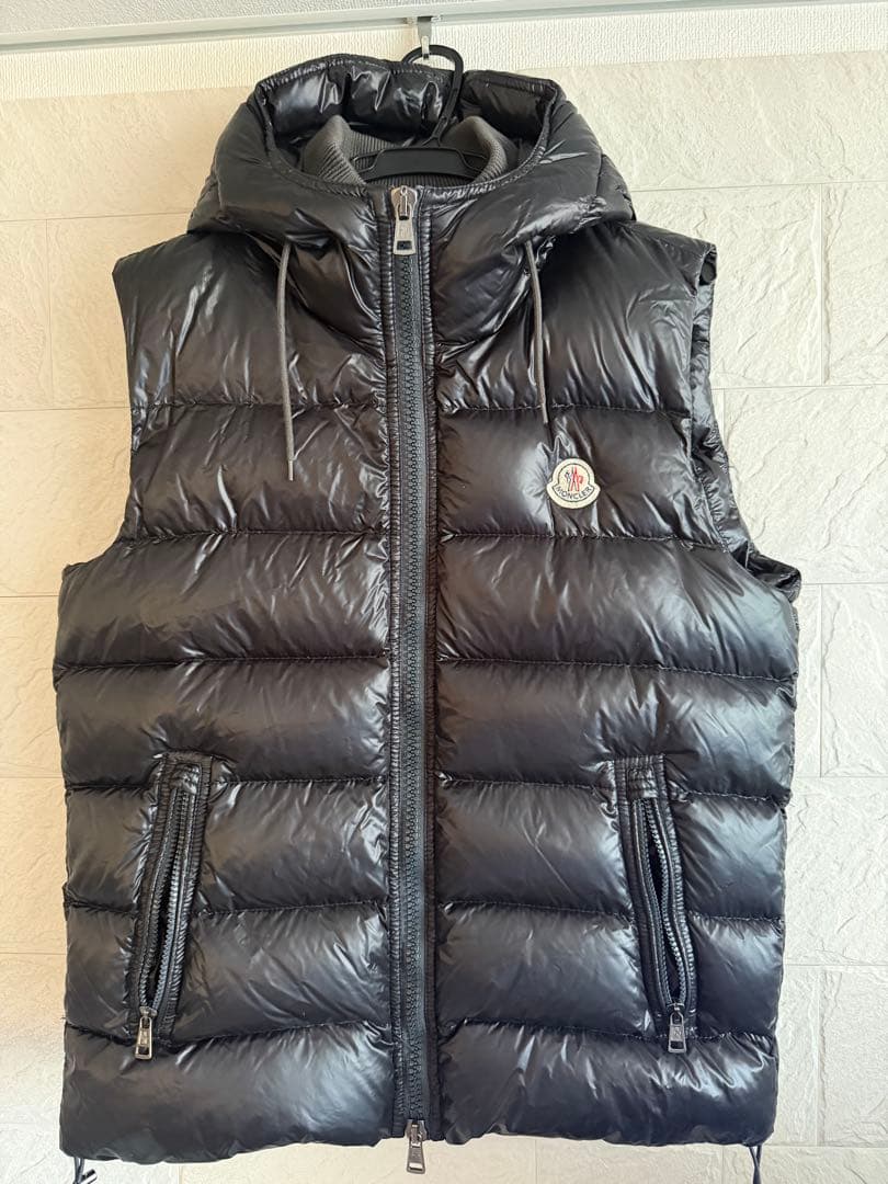 【美品】MONCLER ブラック ダウンベスト サイズ3