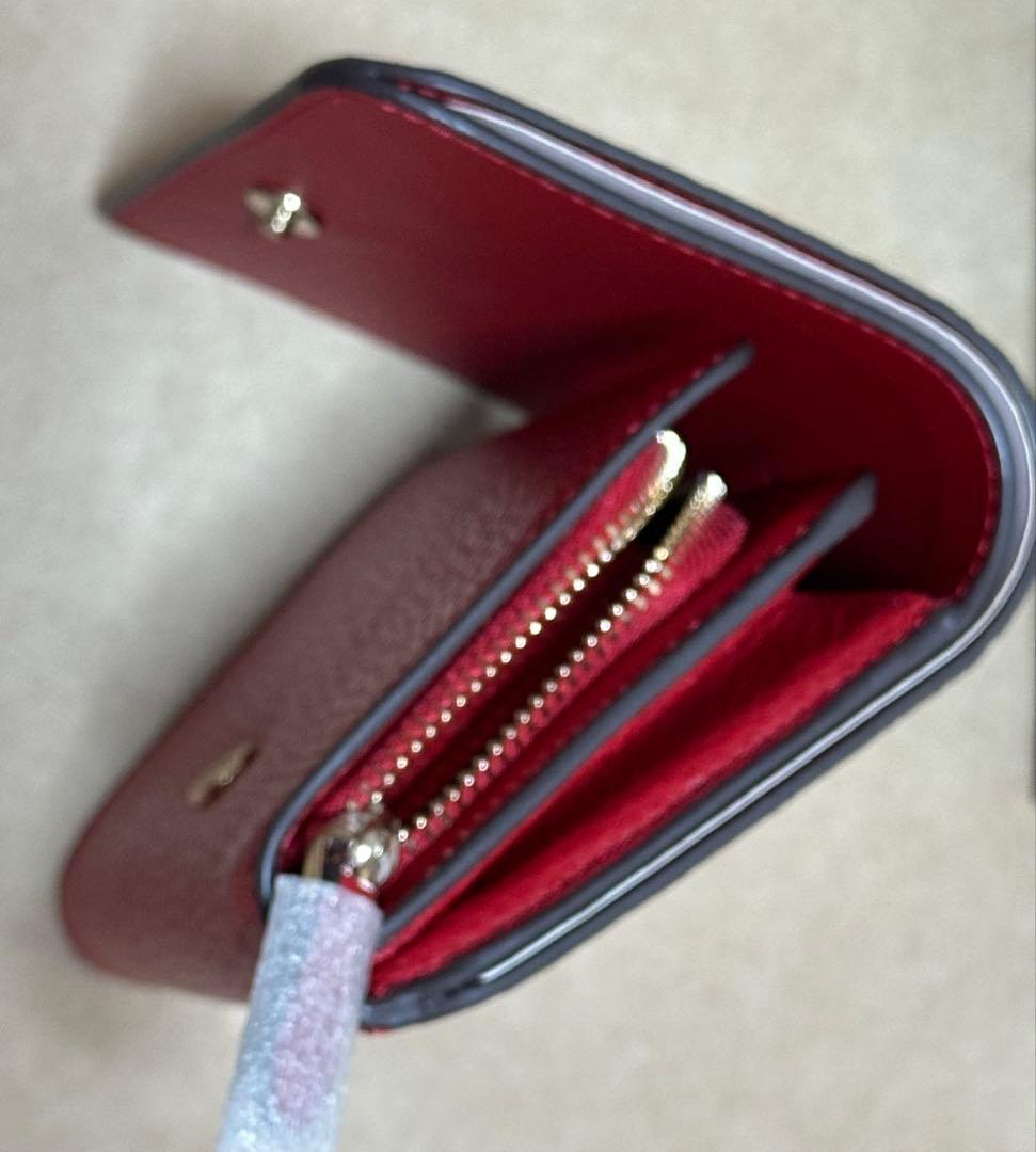 新品　kate spade レッド 二つ折り財布