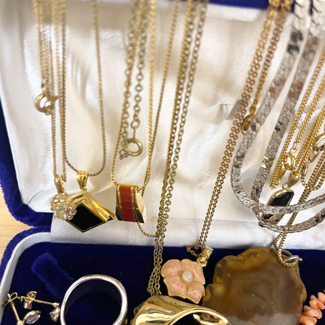 遺品整理 アクセサリー 大量 まとめ ヴィンテージ レトロ