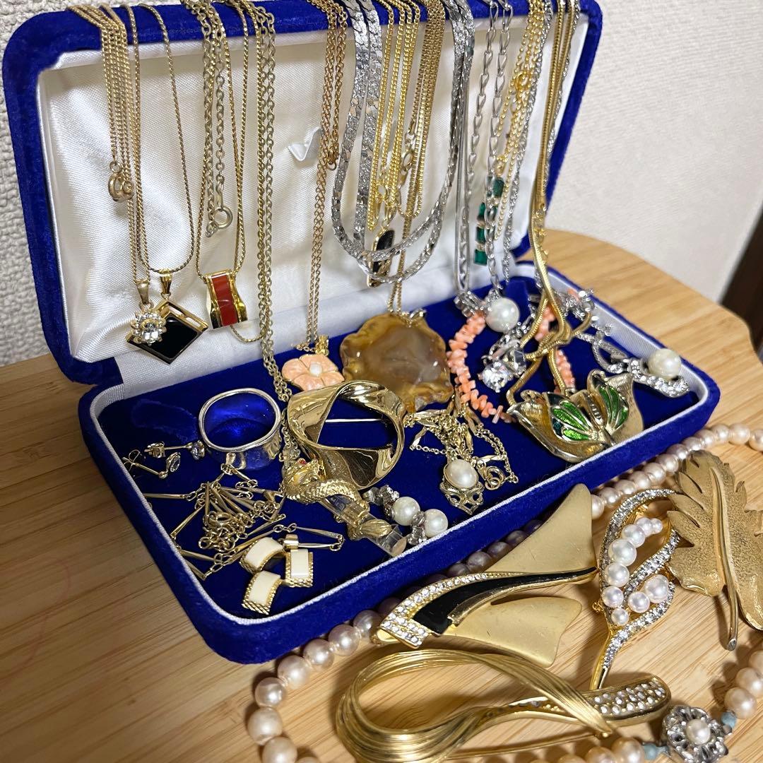 遺品整理 アクセサリー 大量 まとめ ヴィンテージ レトロ