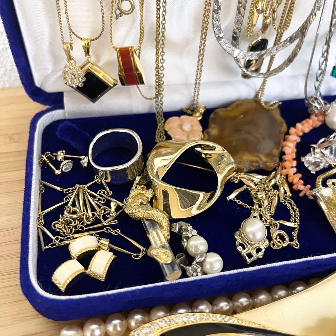 遺品整理 アクセサリー 大量 まとめ ヴィンテージ レトロ