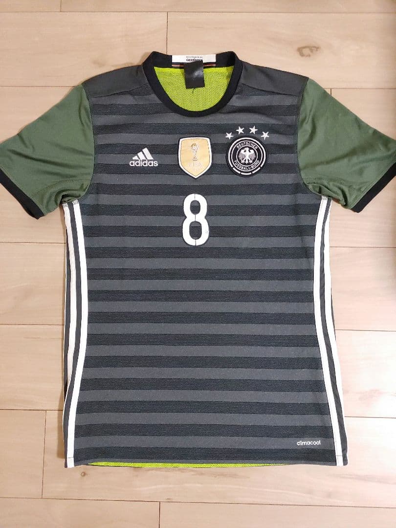 【正規品】ドイツ代表　エジル　ユニフォーム　リバーシブル