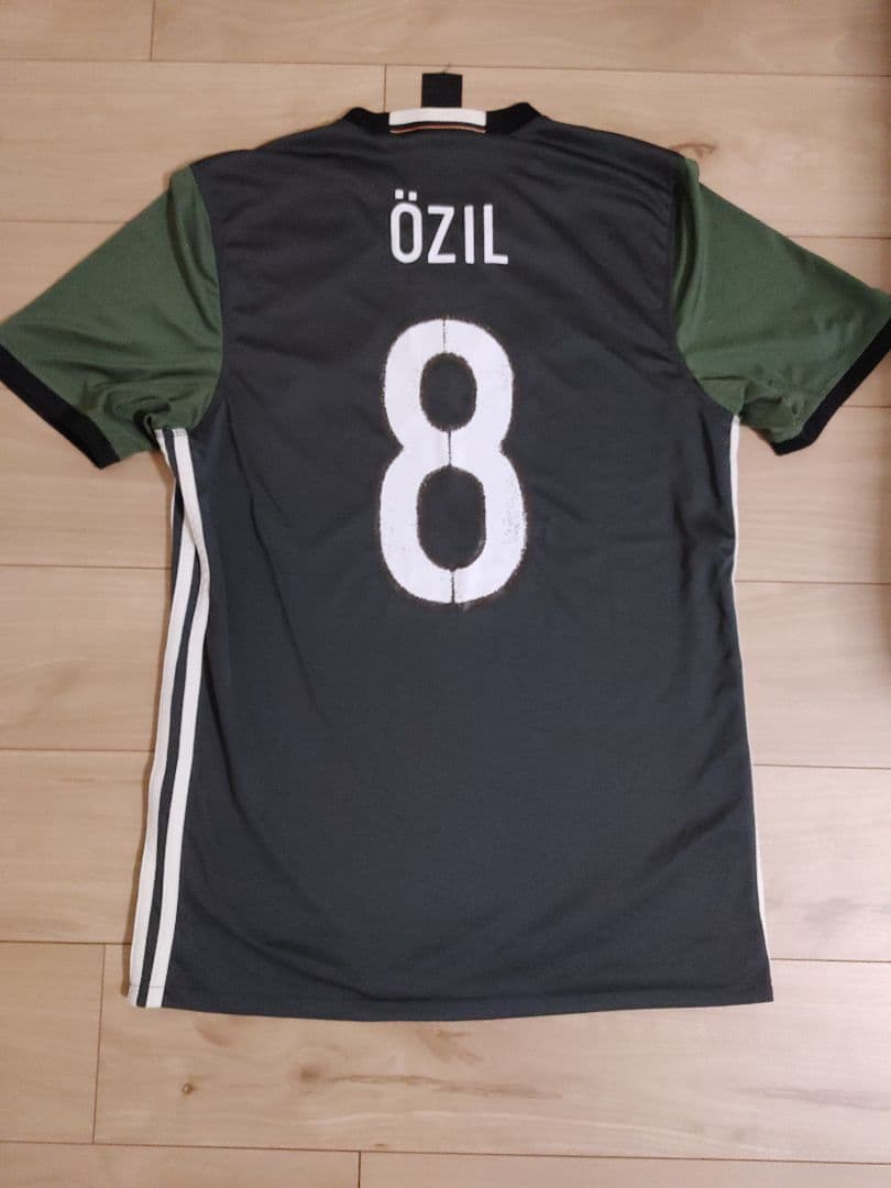 【正規品】ドイツ代表　エジル　ユニフォーム　リバーシブル