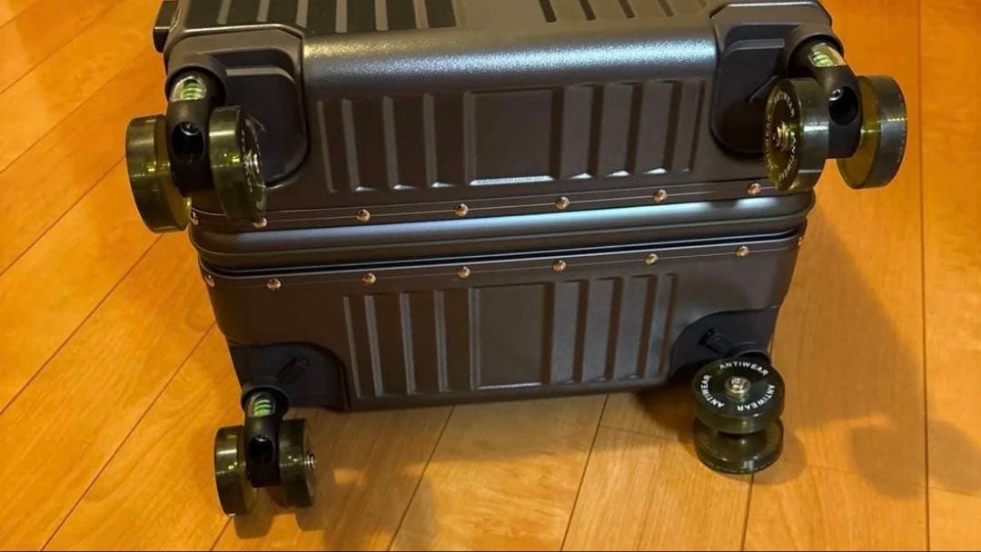 kpldol 未使用、新品　機内持ち込み　20インチ 中型　TSAロック付き