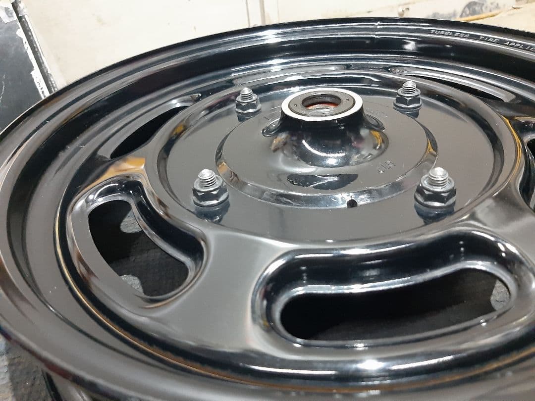 純正　エイプ 50 100 フロントホイール KV7-3 純正黒　12x2.50