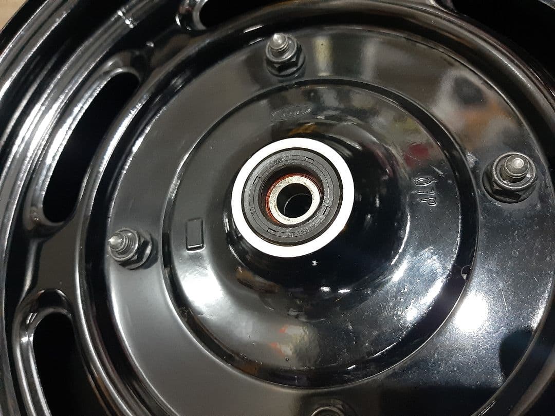 純正　エイプ 50 100 フロントホイール KV7-3 純正黒　12x2.50