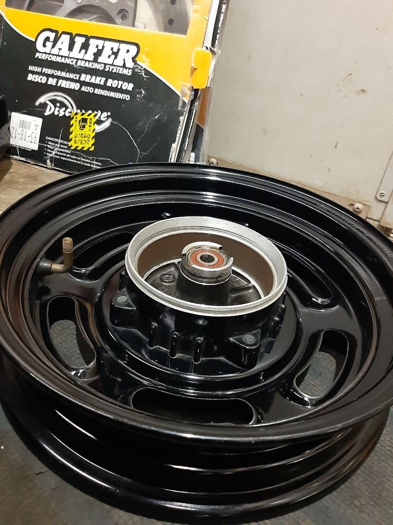 純正　エイプ 50 100 フロントホイール KV7-3 純正黒　12x2.50