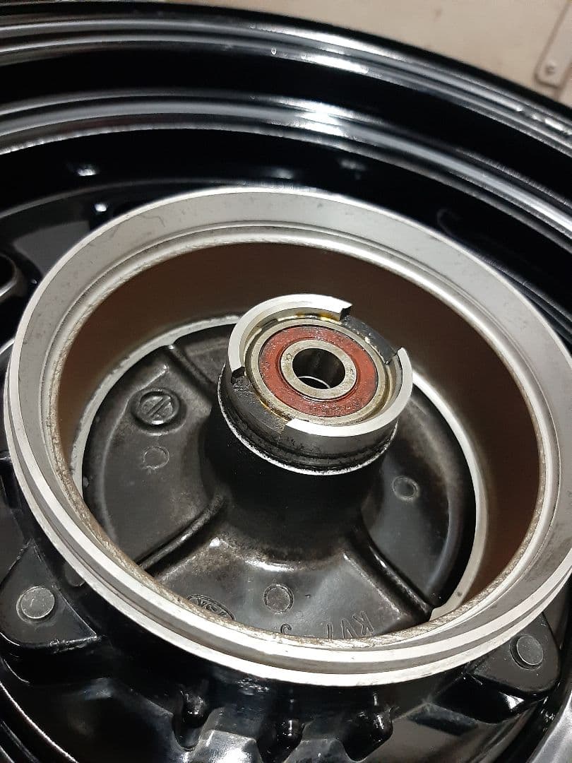 純正　エイプ 50 100 フロントホイール KV7-3 純正黒　12x2.50