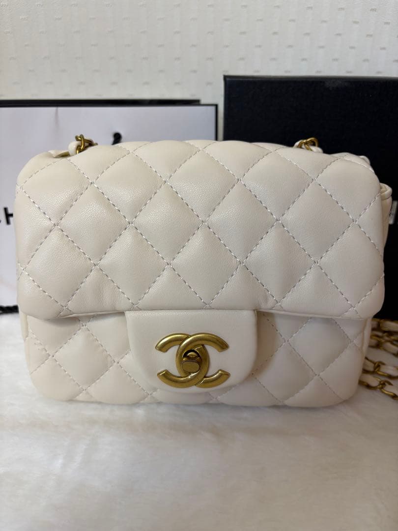 CHANELノベルティ ホワイトショルダーバッグ