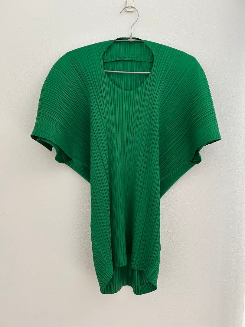 PLEATS PLEASE グリーン トップス
