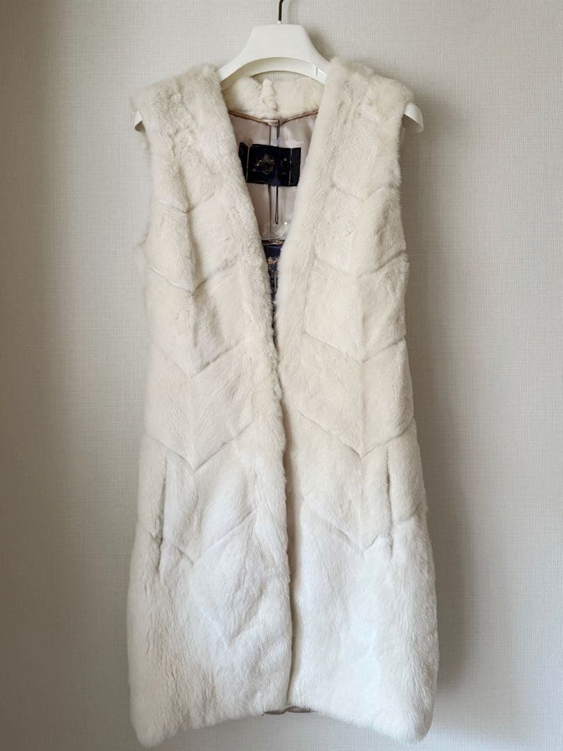 【新品未使用】ホワイトミンク ロングベスト 本毛皮 リアルファー