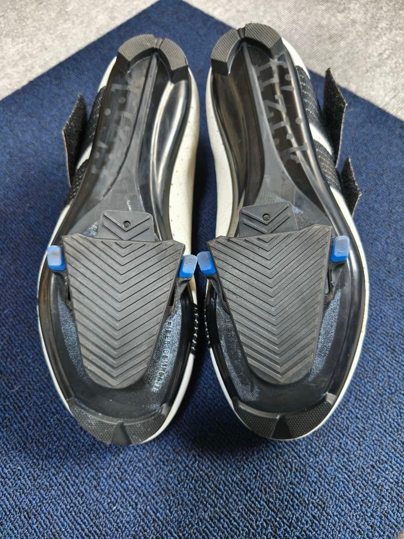 フィジーク TEMPO 白 42サイズ