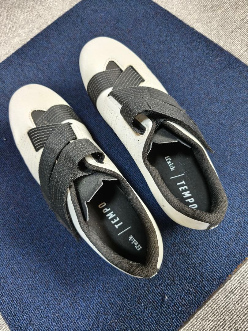 フィジーク TEMPO 白 42サイズ