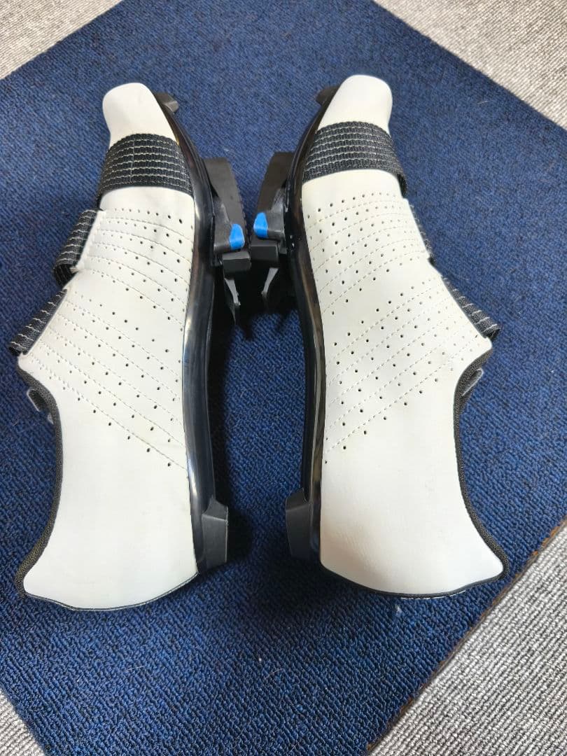 フィジーク TEMPO 白 42サイズ