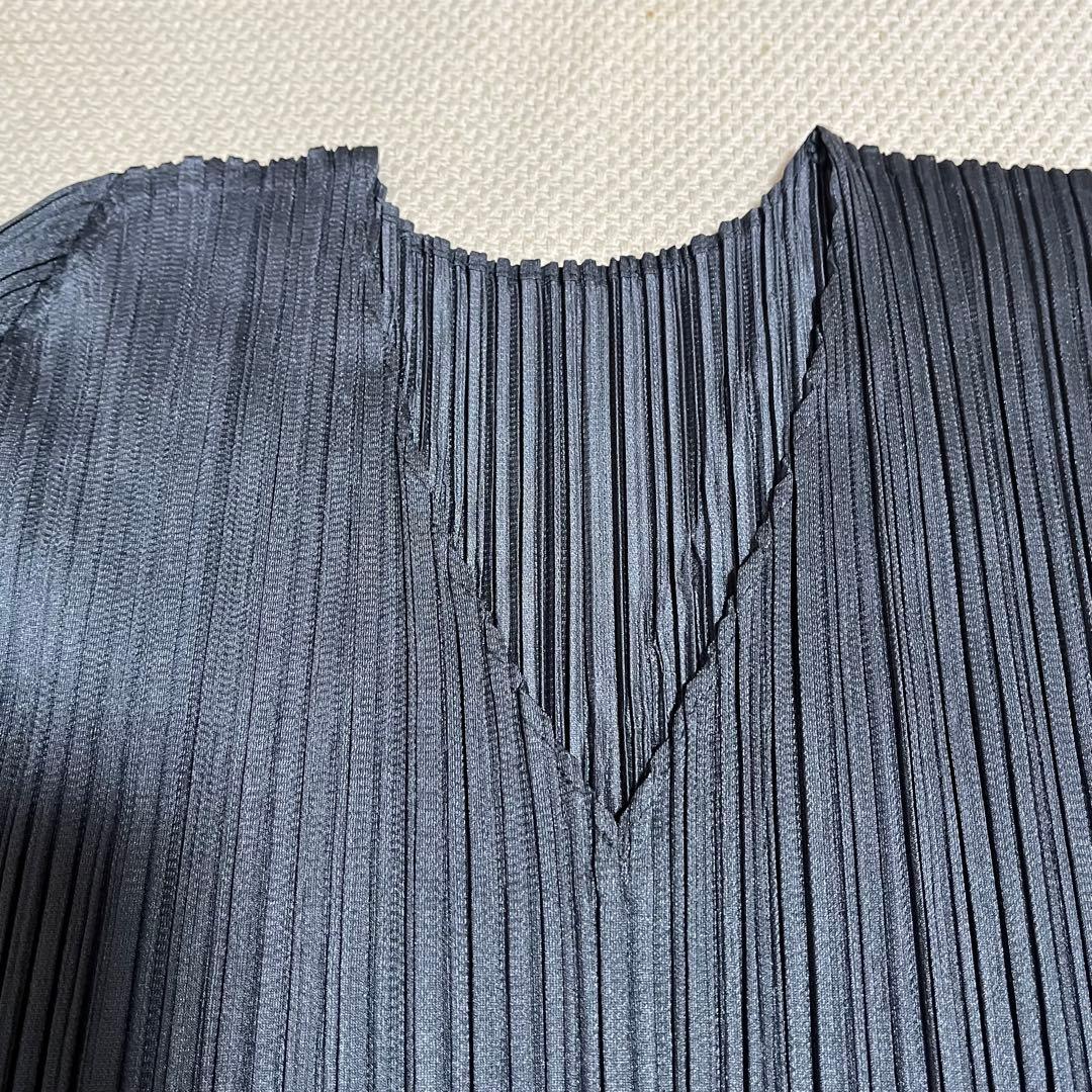 PLEATSPLEASE イッセイミヤケ カットソー　グレー　V襟　3