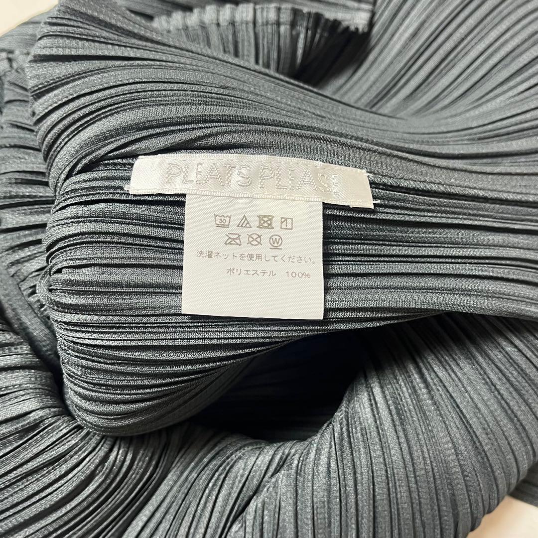 PLEATSPLEASE イッセイミヤケ カットソー　グレー　V襟　3