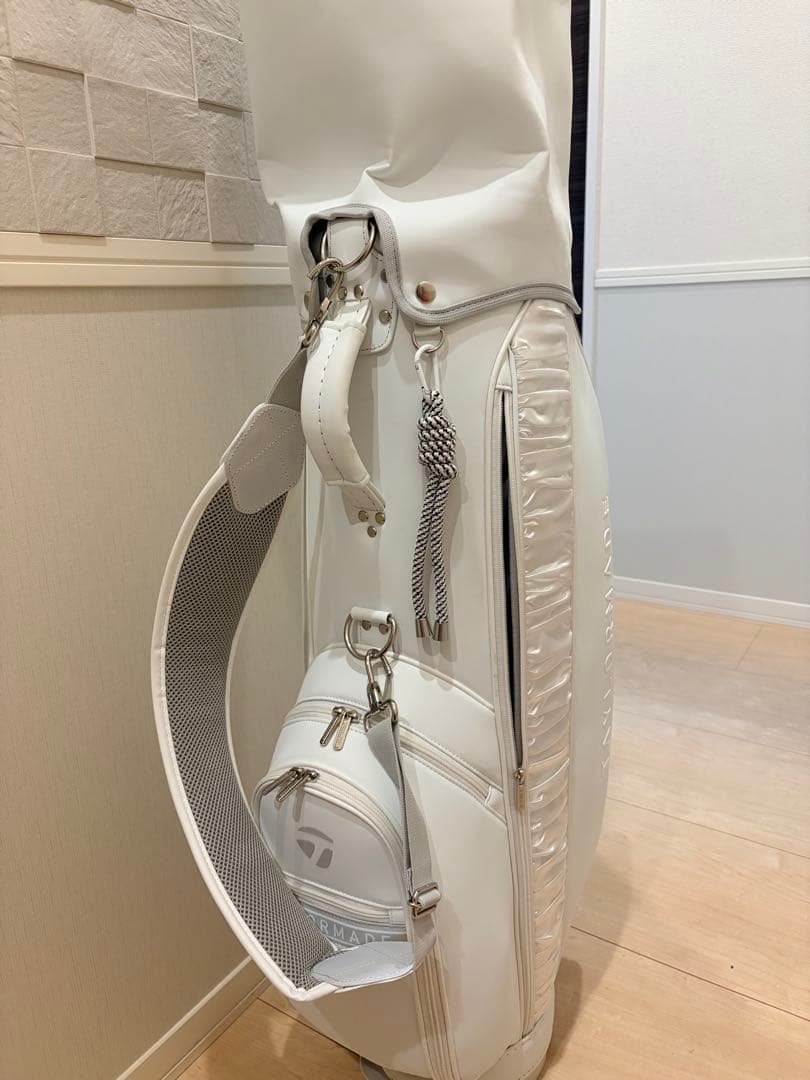 TAYLORMADE ホワイトゴルフバッグ