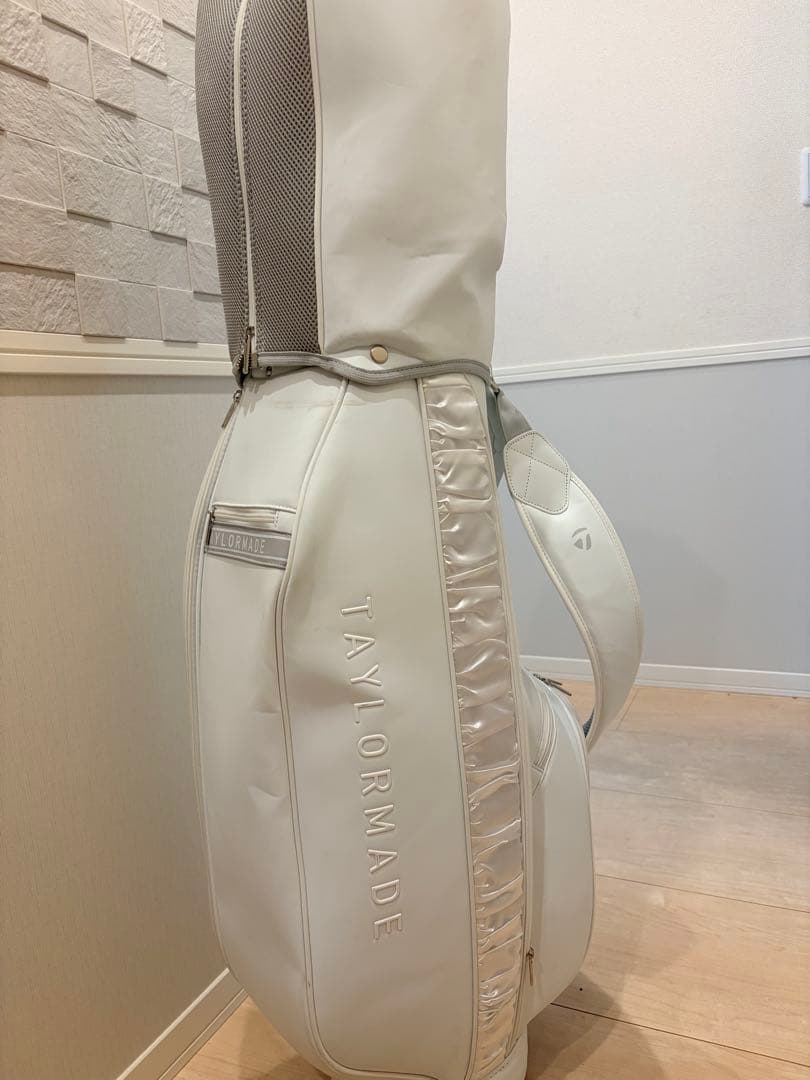 TAYLORMADE ホワイトゴルフバッグ