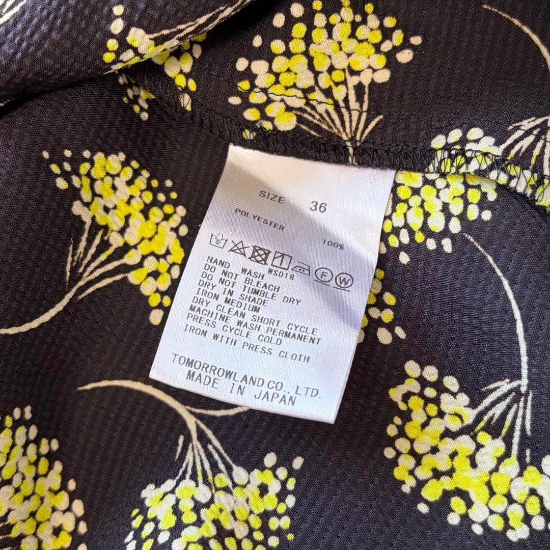 美品　ボールジィ パトリニアプリント バックタックワンピース　トゥモローランド