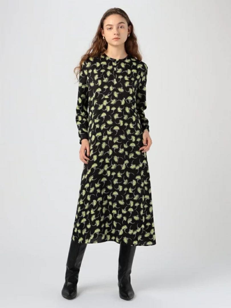 美品　ボールジィ パトリニアプリント バックタックワンピース　トゥモローランド